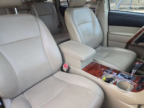 Used 2013 Toyota Highlander Limited image 34