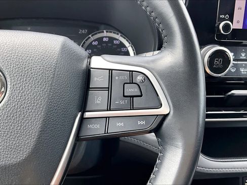 Certified 2024 Toyota Highlander LE FWD image 24
