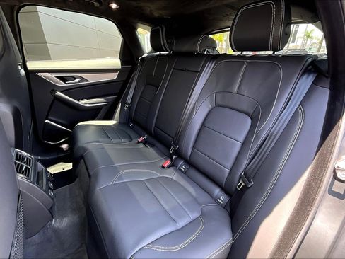 New 2026 Jaguar F-PACE R-Dynamic S image 10