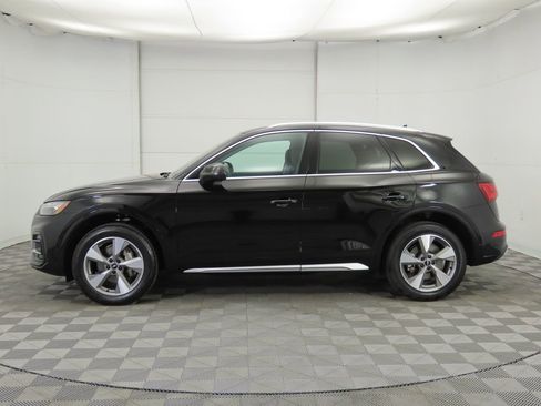 Used 2023 Audi Q5 2.0T Premium w/ Convenience Package image 8