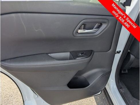 Certified 2025 Nissan Rogue SV image 13