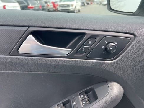 Used 2016 Volkswagen Jetta S image 23