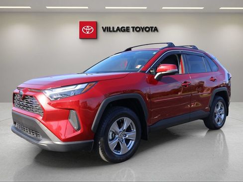 Certified 2025 Toyota RAV4 XLE AWD/4WD image 1