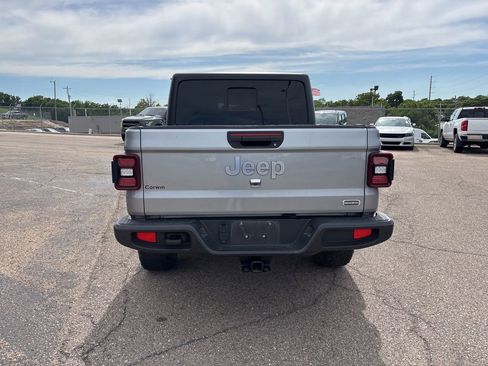 Used 2020 Jeep Gladiator Overland AWD/4WD image 6