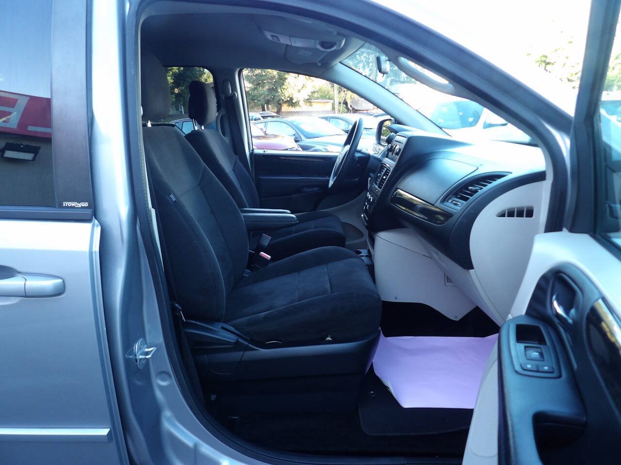 Used 2013 Dodge Grand Caravan SXT FWD image 6