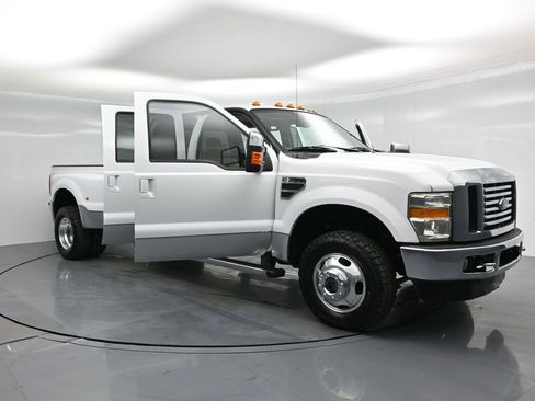 Used 2010 Ford F350 Lariat image 29