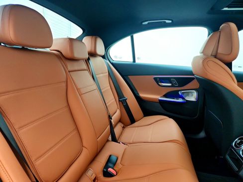 Used 2025 Mercedes-Benz C 300 Sedan image 16