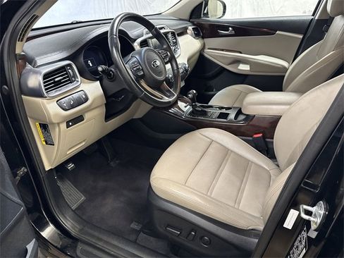 Used 2017 Kia Sorento EX image 11