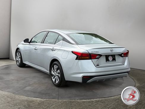 Used 2023 Nissan Altima 2.5 S FWD image 5