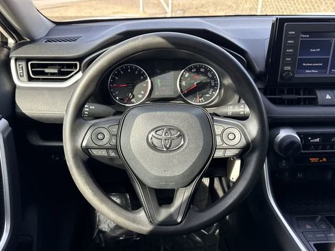 Used 2019 Toyota RAV4 LE w/ Carpet Mat Package image 16