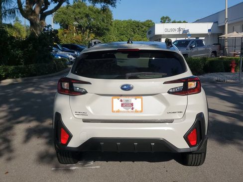 Used 2024 Subaru Crosstrek 2.0i Premium AWD/4WD image 4