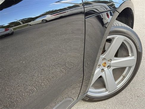 Used 2021 Porsche Macan S image 9