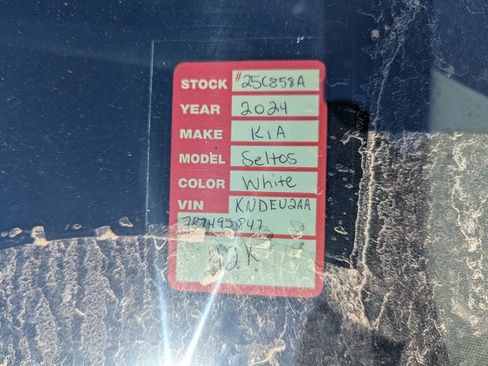 Certified 2024 Kia Seltos S image 10