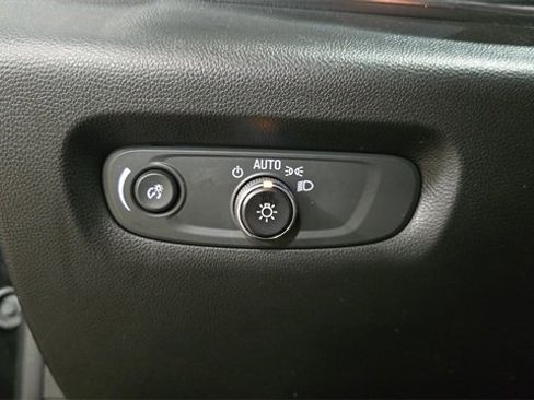 Used 2023 Chevrolet Traverse LT w/ LT Premium Package image 22