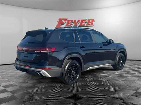 Used 2024 Volkswagen Atlas Peak Edition SEL image 5