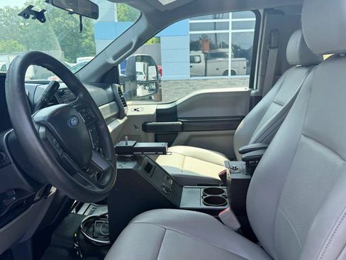 Used 2019 Ford F250 XL w/ Power Equipment Group RWD image 16