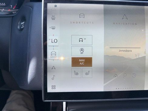 Used 2025 Land Rover Range Rover Velar S AWD/4WD image 22