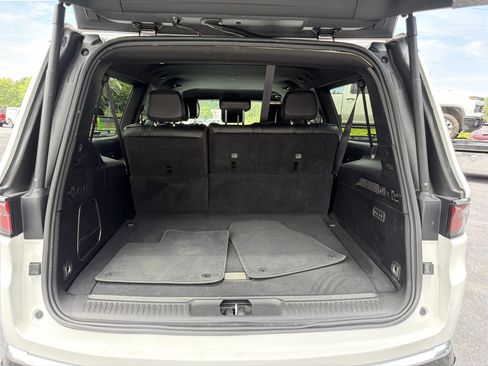 Used 2024 Jeep Wagoneer L Series II w/ Flexible Seating Group AWD/4WD image 19