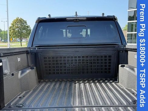 Used 2024 Toyota Tacoma TRD Sport w/ TRD Sport Premium Package AWD/4WD image 9