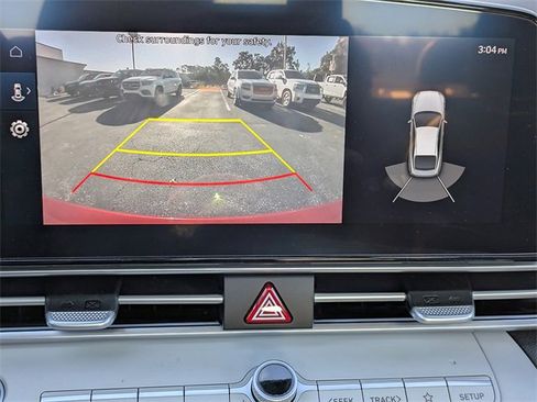 Used 2023 Hyundai Elantra Limited image 20