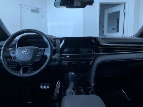 Certified 2025 Toyota Camry SE image 18