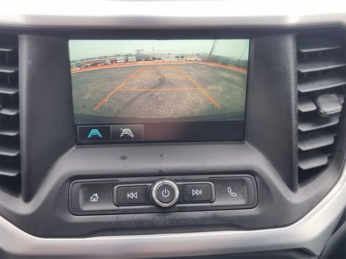 Used 2018 GMC Acadia SLE image 17