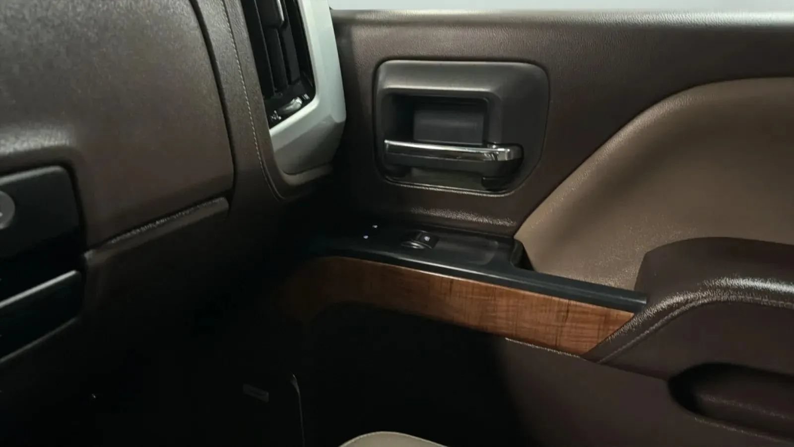 Used 2018 GMC Sierra 1500 SLT AWD/4WD image 17