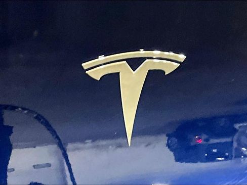 Used 2024 Tesla Model Y Long Range image 30