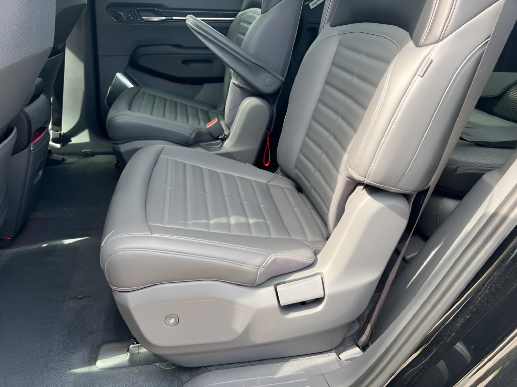 Used 2024 Kia EV9 Land AWD/4WD image 12