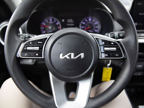 Used 2024 Kia Forte LXS FWD image 10