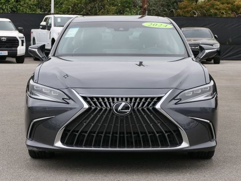 Used 2024 Lexus ES 300h w/ Accessory Package (Z2) image 7