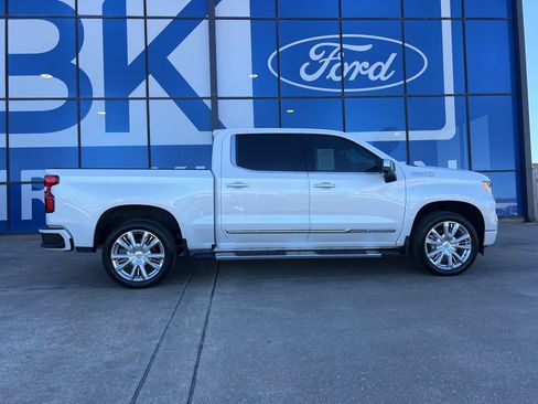 Used 2024 Chevrolet Silverado 1500 High Country w/ Technology Package image 8