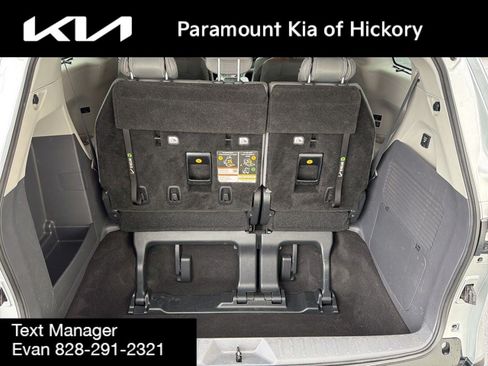Used 2021 Toyota Sienna Limited FWD image 12