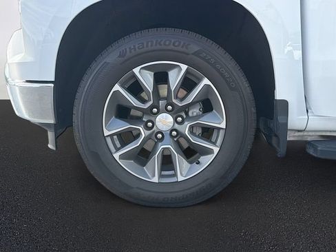 Used 2023 Chevrolet Silverado 1500 LT AWD/4WD image 9