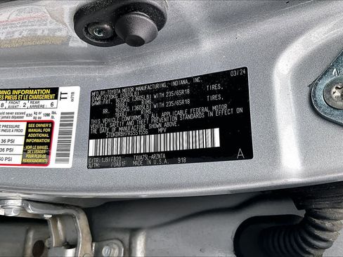 Certified 2024 Toyota Highlander LE AWD/4WD image 37
