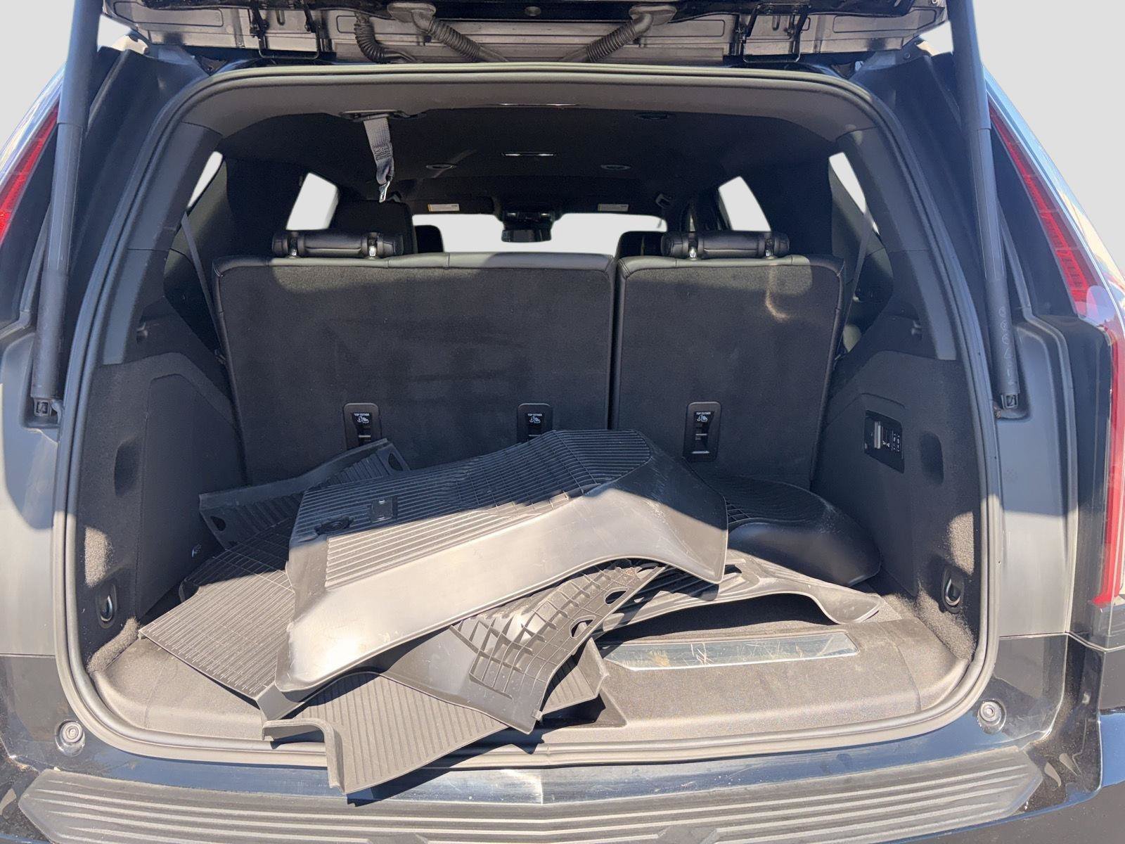 Used 2022 Cadillac Escalade Luxury RWD image 18