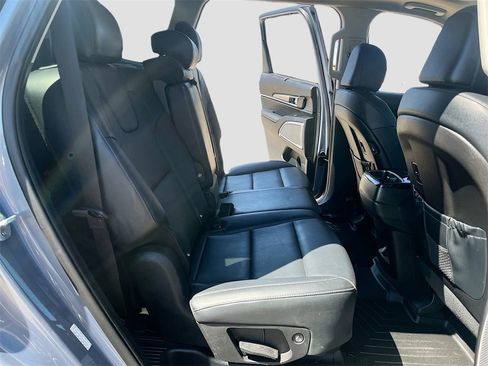 Used 2022 Kia Telluride EX image 29