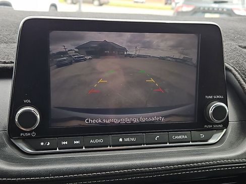 Used 2022 Nissan Rogue SV image 27