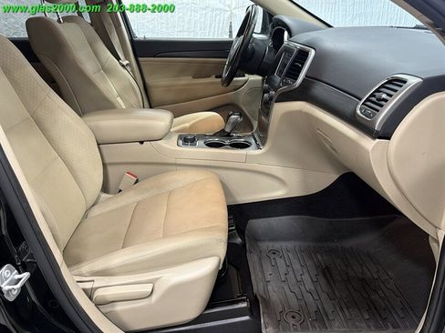 Used 2021 Jeep Grand Cherokee Laredo AWD/4WD image 21