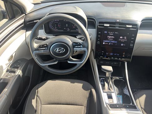 Used 2024 Hyundai Tucson SEL FWD image 11
