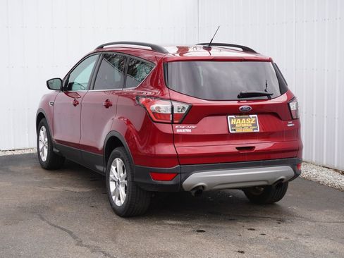 Used 2018 Ford Escape SE image 4