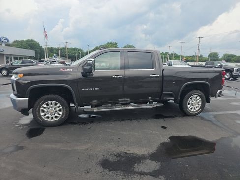 Used 2021 Chevrolet Silverado 2500 LTZ w/ LTZ Plus Package AWD/4WD image 12