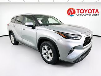 Used 2023 Toyota Highlander LE video 1