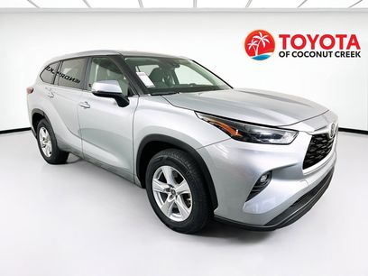 Used 2023 Toyota Highlander LE