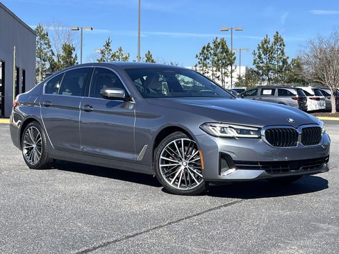 Used 2021 BMW 530i w/ Premium Package image 2
