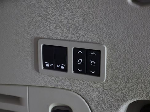 Used 2016 Cadillac Escalade Luxury image 12