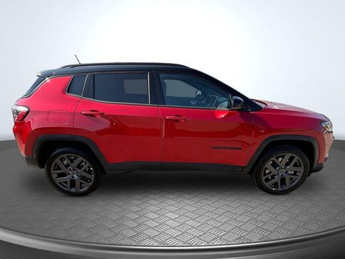 Used 2026 Jeep Compass Limited AWD/4WD image 4