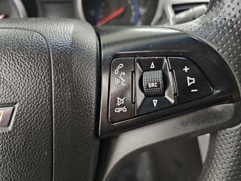 Used 2015 Chevrolet Cruze LT image 12