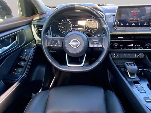 Used 2022 Nissan Rogue SV w/ SV Premium Package FWD image 6