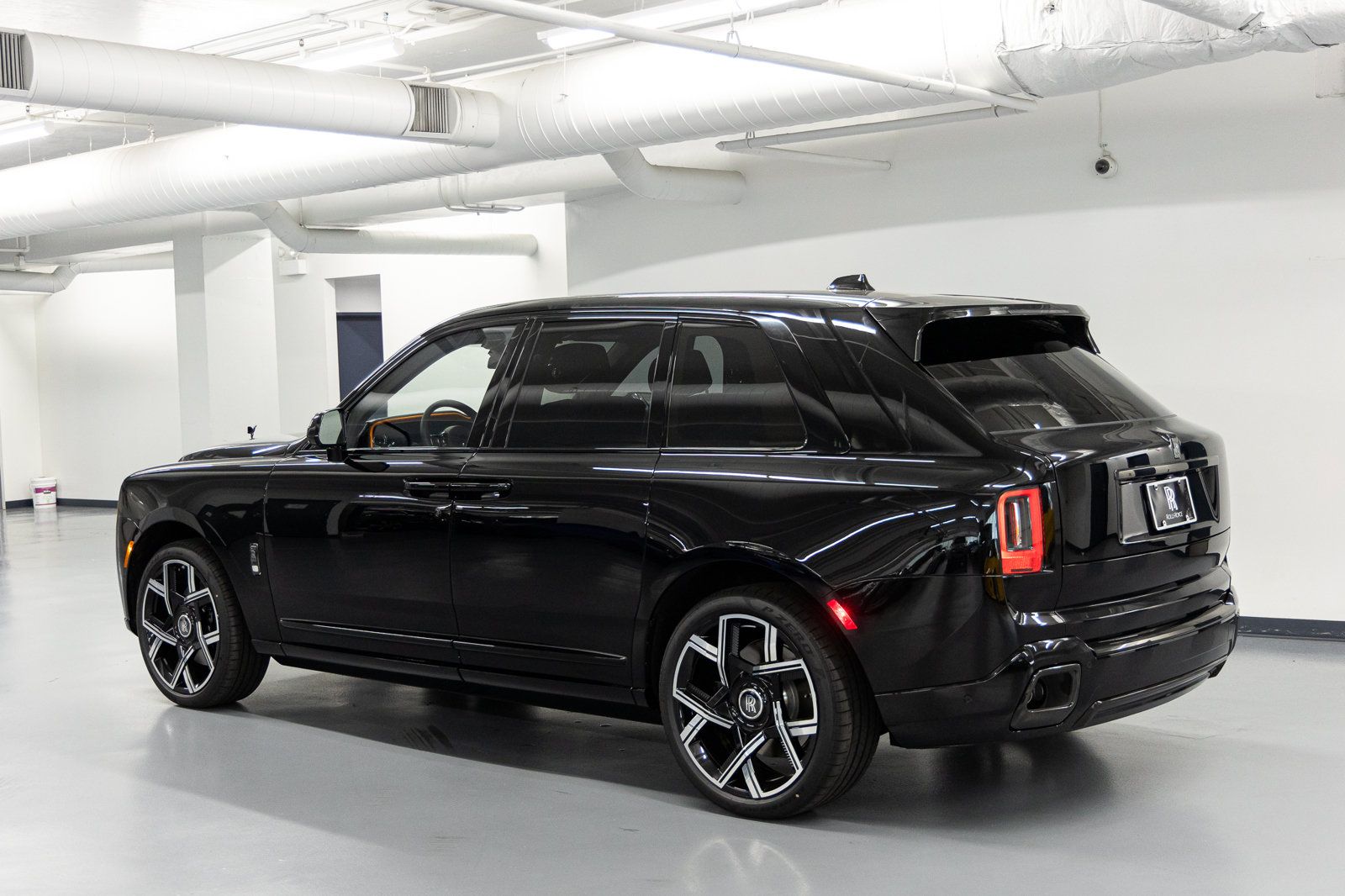 New 2027 Rolls-Royce Cullinan Black Badge AWD/4WD image 4